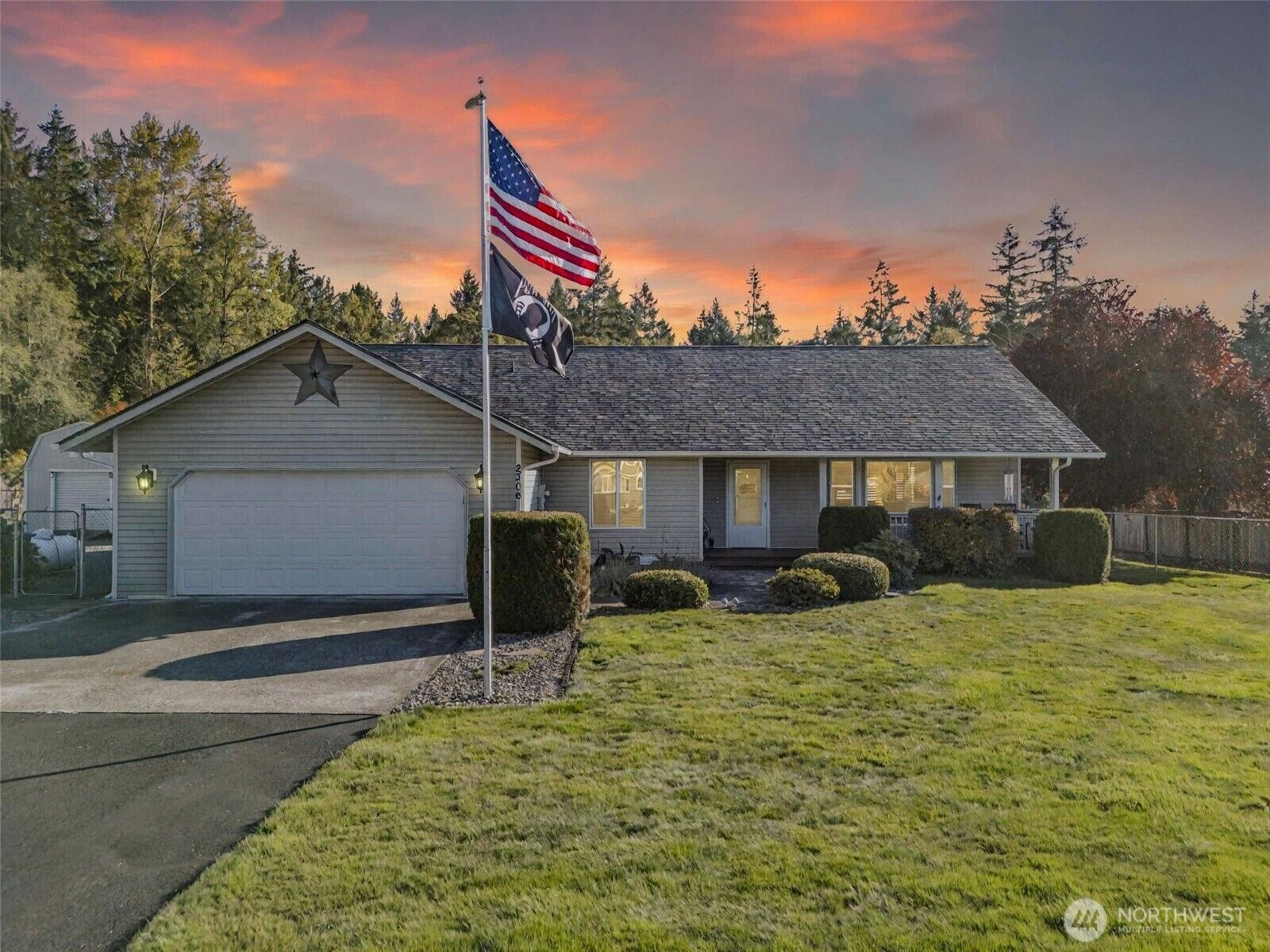 Property Photo:  2306  215th Street E  WA 98387 