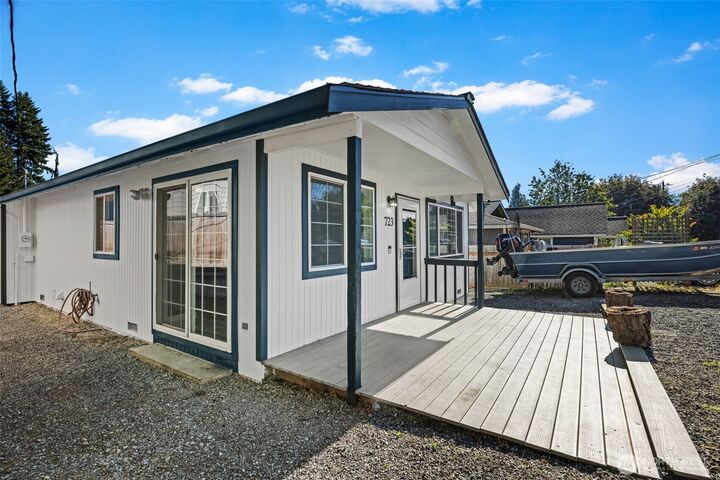 Property Photo: 723 Ford Avenue WA 98290