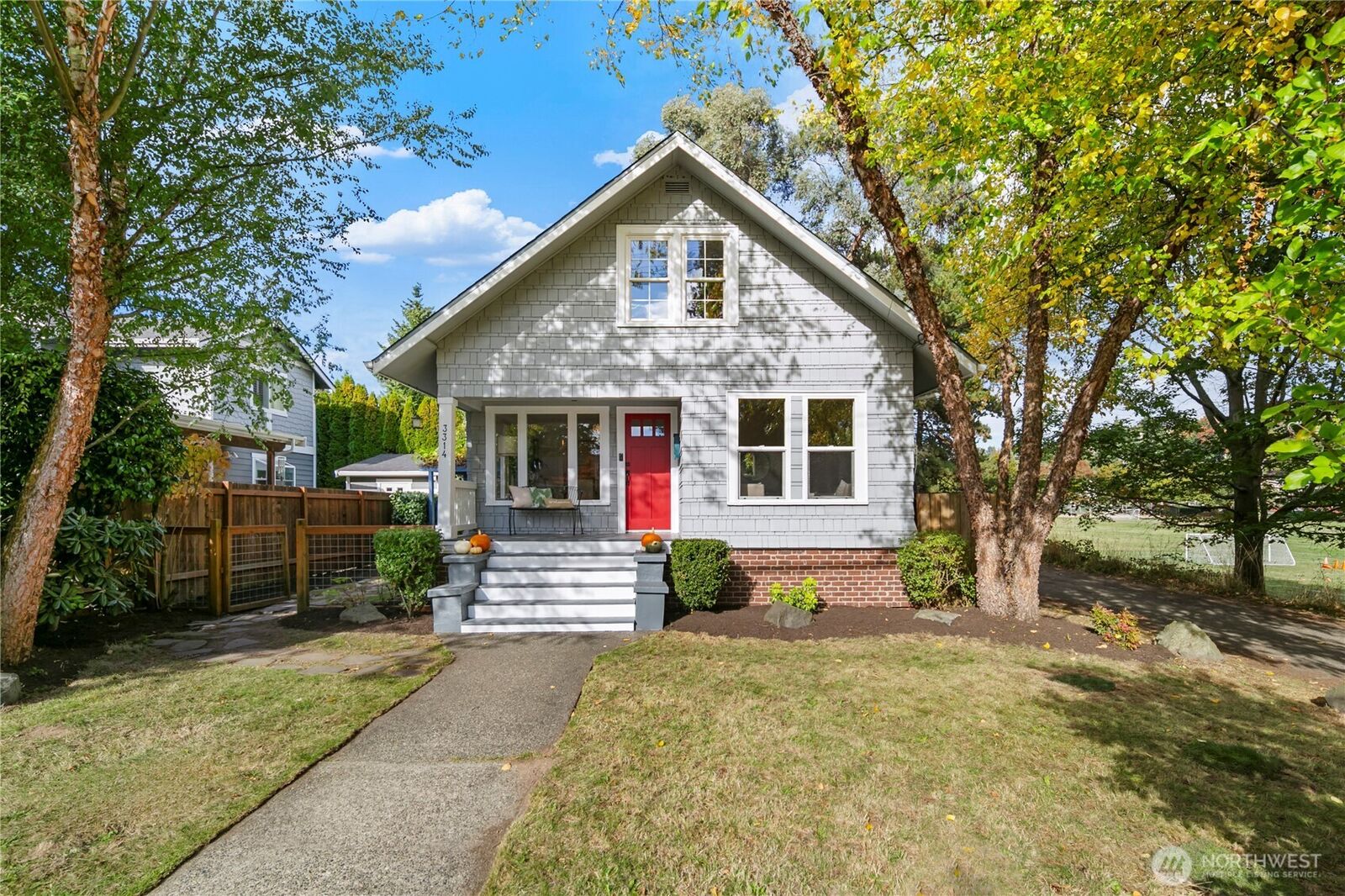 Property Photo: 3314 W Armour Street WA 98199