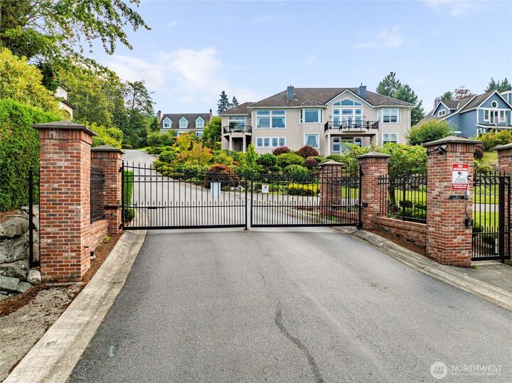 Property Photo: 621 SW 295th Place WA 98023