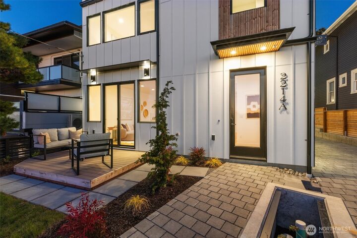 Property Photo: 2214 Broadway E A WA 98102