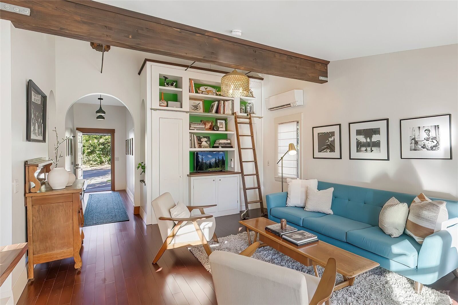 Property Photo: 2815 S Lane Street WA 98144
