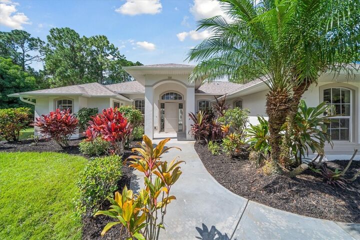 Property Photo: 7965 93rd Avenue FL 32967