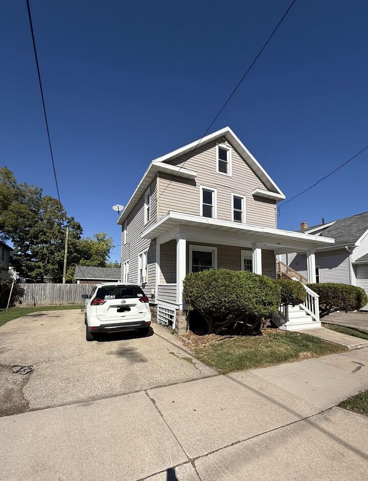 Property Photo: 306 W Lincoln Avenue WI 54901