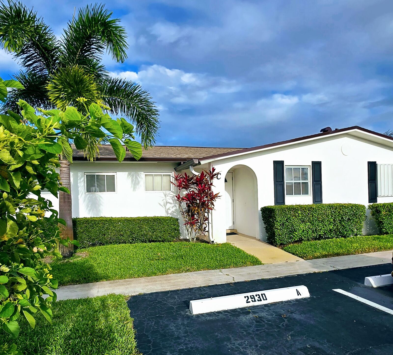 Property Photo:  2930 Crosley Drive E C  FL 33415 