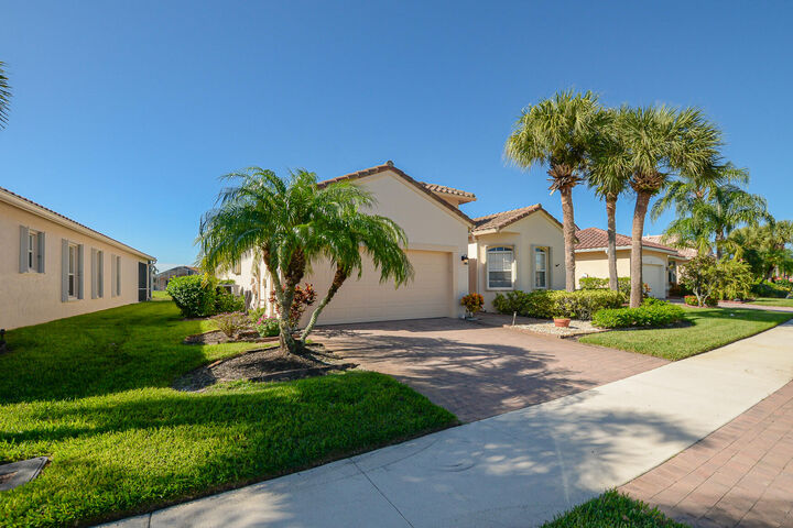 Property Photo: 351 NW Shoreview Drive FL 34986