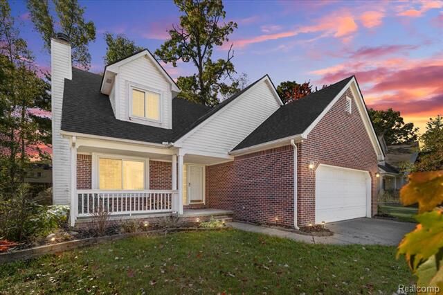 2875 Regency Drive  Lake Orion Vlg MI 48359 photo