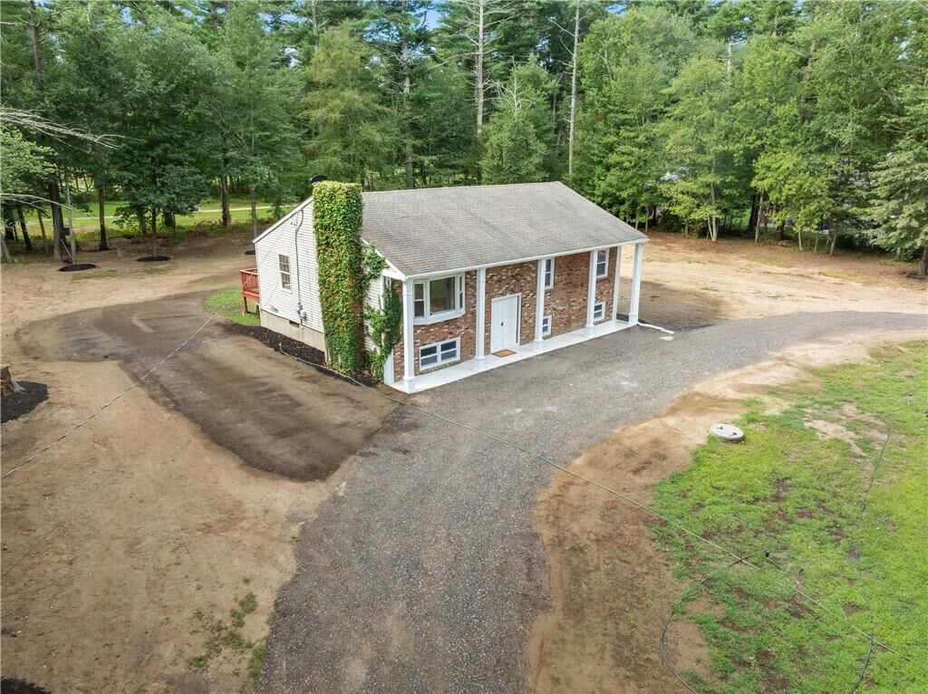 Property Photo:  14 Crestwood Drive  RI 02832 