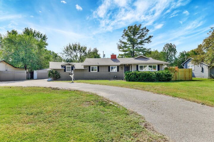 Property Photo:  6615 W Maple St  KS 67209