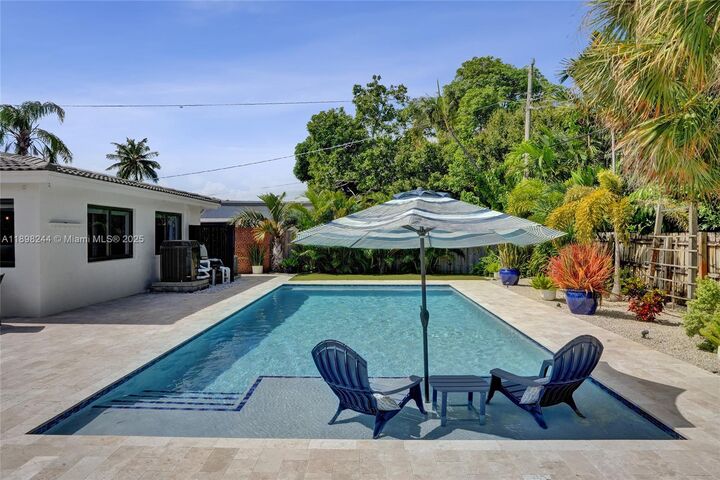Property Photo: 351 NE 43rd St FL 33334