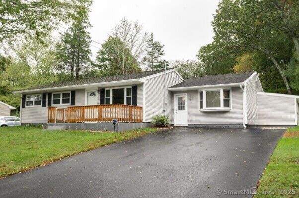 Property Photo:  85 Ann Avenue  CT 06355 