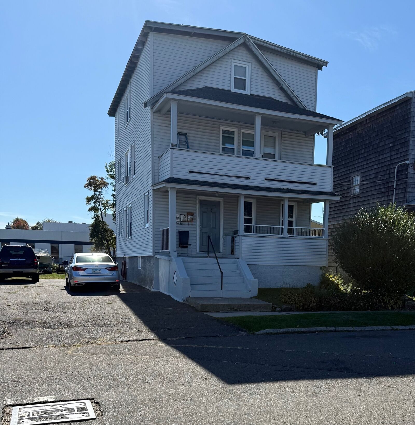 Property Photo:  196 Avon Street  CT 06615