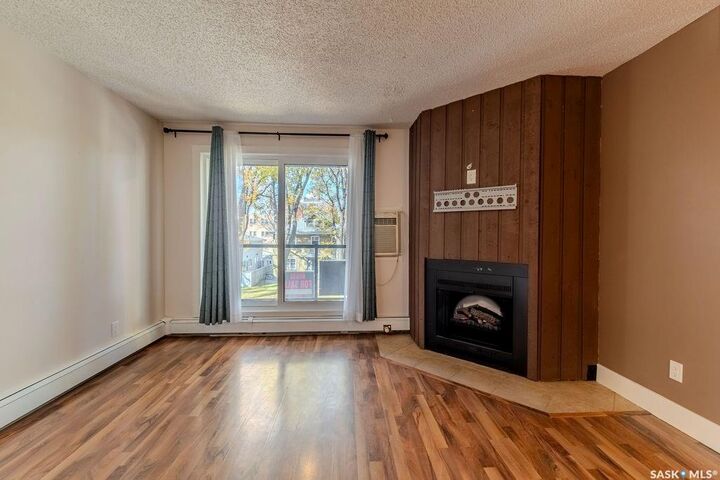 512 4th Avenue N 301  Saskatoon SK S7K 2M7 photo
