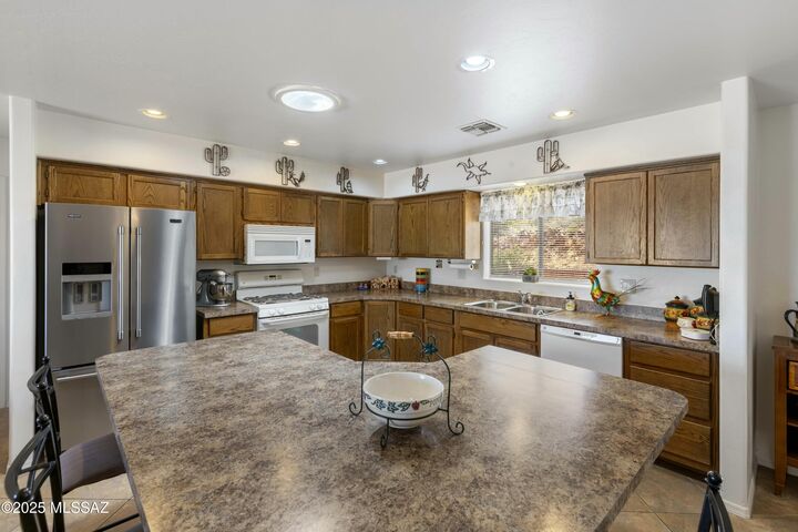 Property Photo: 881 N Mountain View Drive AZ 85623