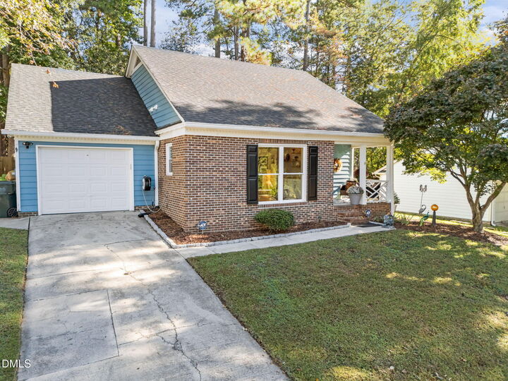 Property Photo: 2716 Fernhurst Lane NC 27604