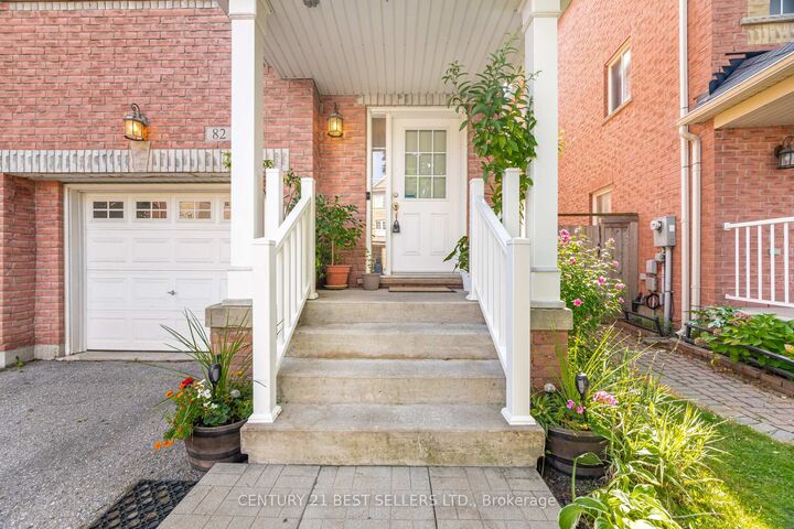 Property Photo: 82 Pilkington Drive ON M1L 0A7