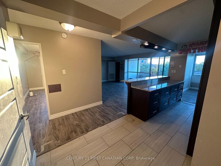 Property Photo: 389 Dundas Street 506 ON N6B 3L5