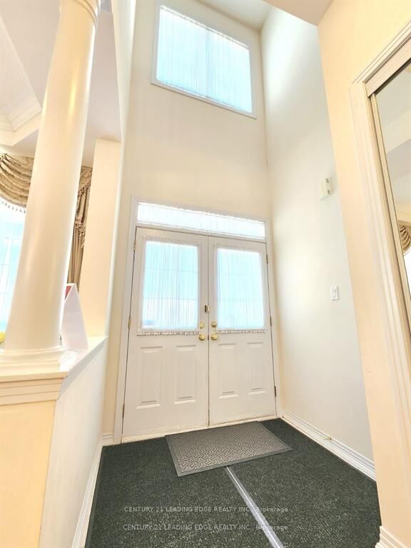 Property Photo:  48 Starhill Crescent  ON L6C 2Z9