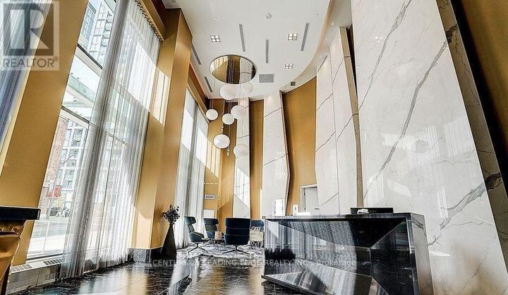 Property Photo:  135 Lower Sherbourne Street 2519  ON M5A 1Y4