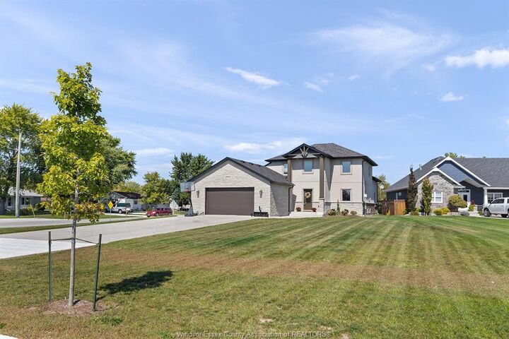 19020 Haven Avenue  Lakeshore ON N0P 2L0 photo