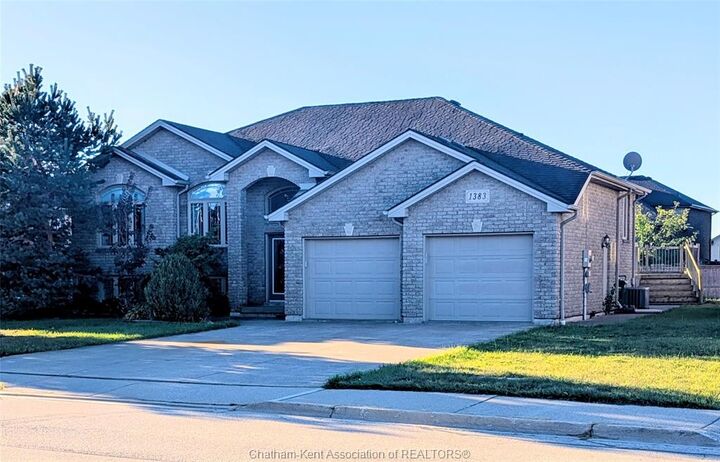 Photo de la propriété: 1383 Girard Drive ON N8L 0S1