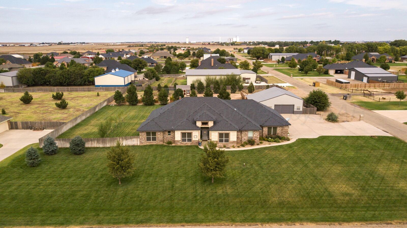 Property Photo: 19500 Saddlehorn Road TX 79119