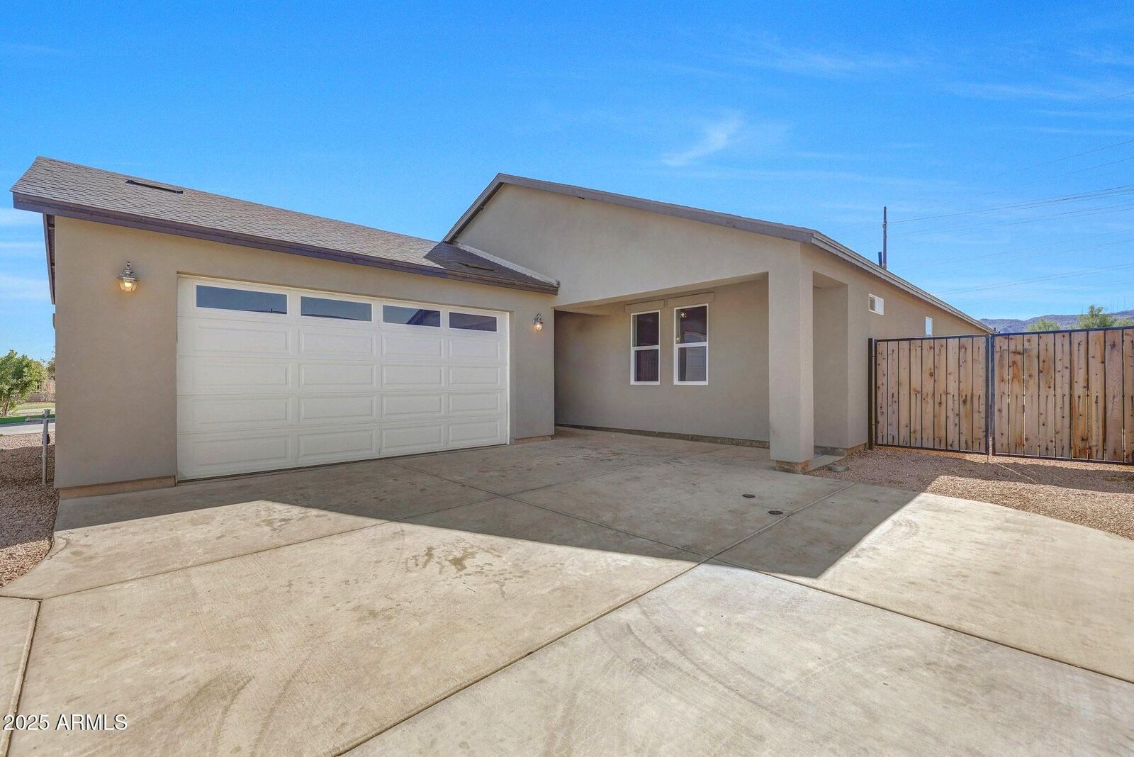 Property Photo: 913 E Fremont Road 1 AZ 85042