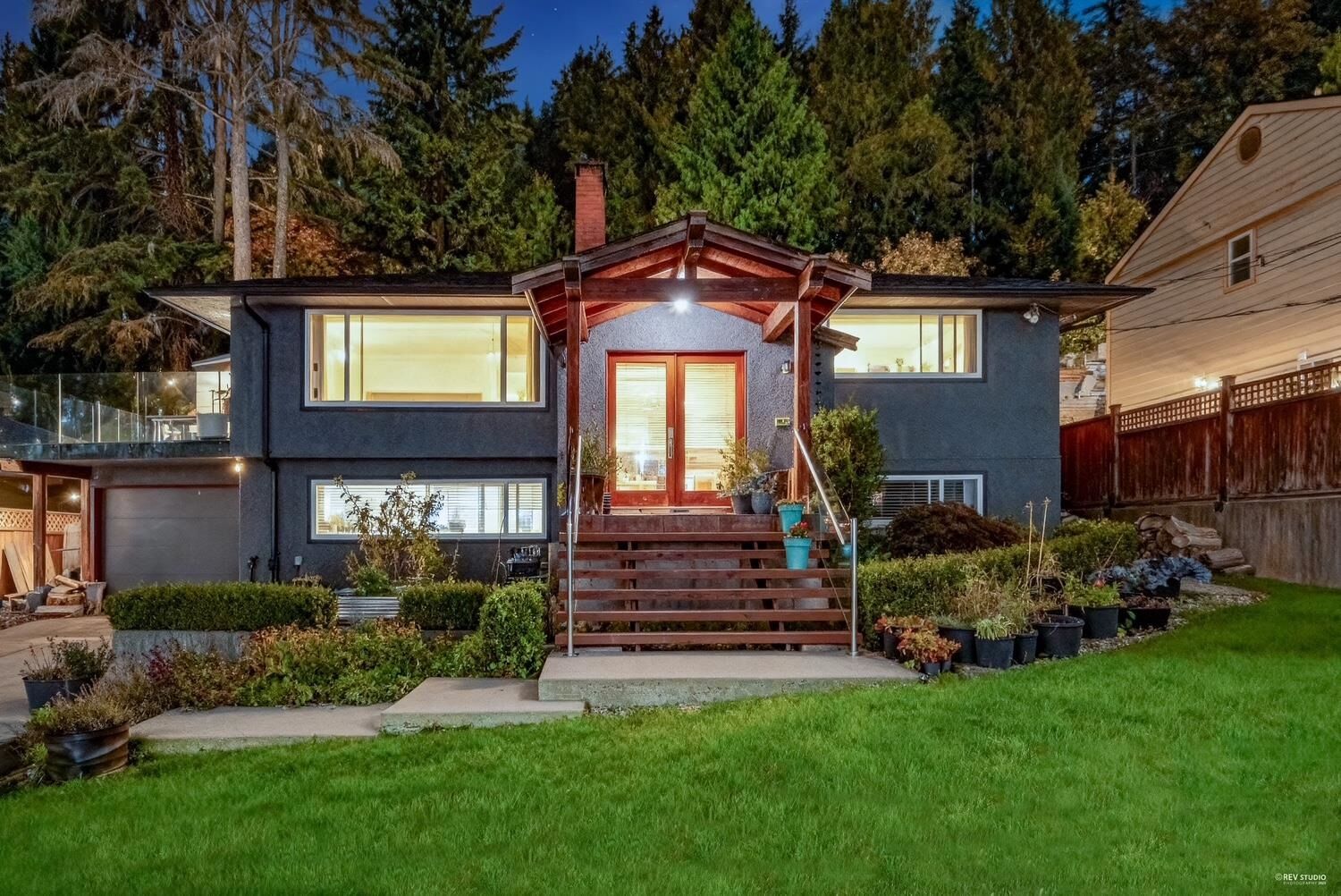 Property Photo: 562 Alpine Court BC V7R 2L6