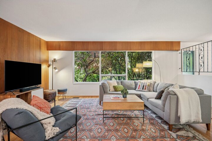 2174 Hoskins Road  North Vancouver BC V7J 3A3 photo