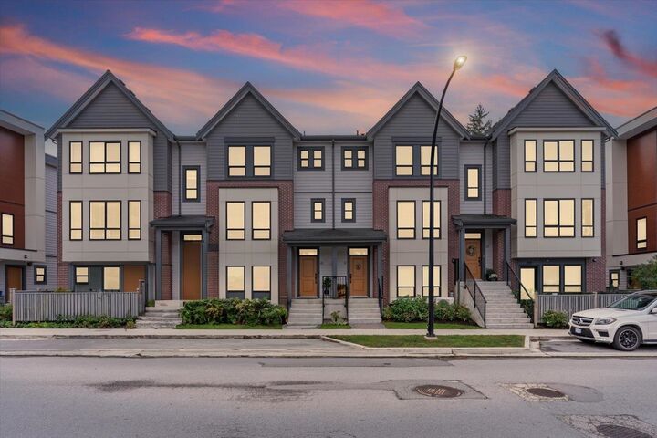 Photo de la propriété:  45500 Campus Drive 10  BC V2R 6E9 