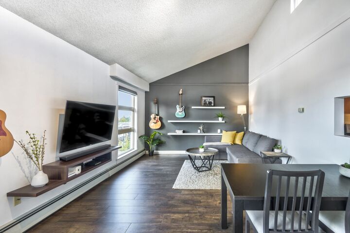 Property Photo: 235 W 4th Street 305 BC V7M 1H8