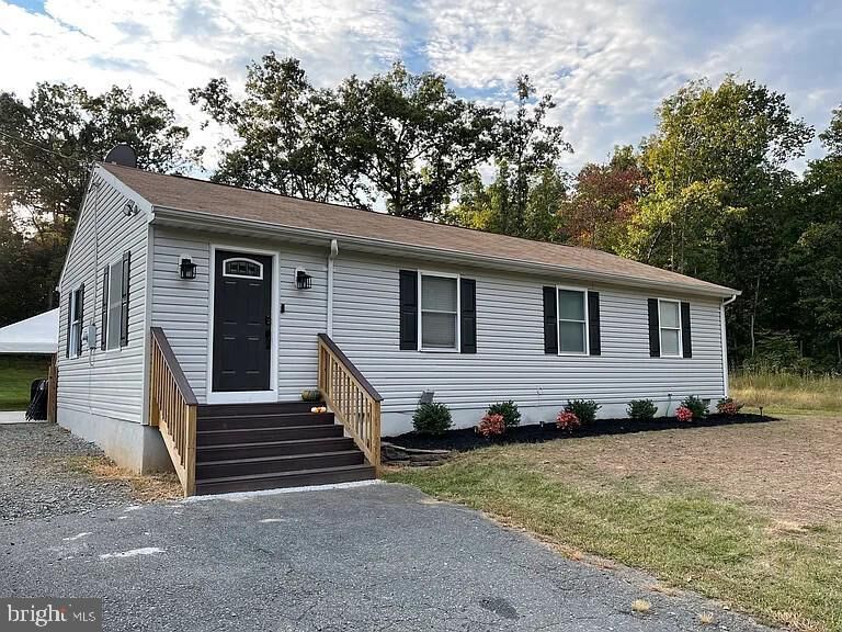 Property Photo: 10584 Brent Town Road VA 20119