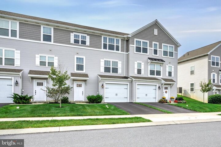 Property Photo: 6 Southside Drive PA 17584