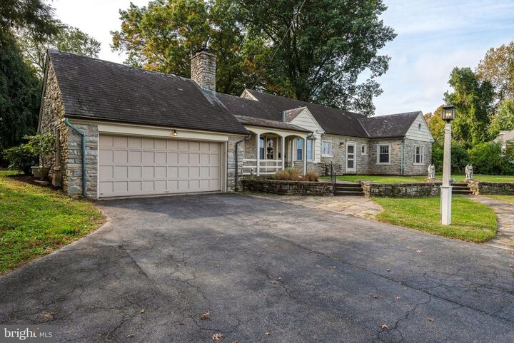 Property Photo: 1742 Old Philadelphia Pike PA 17602