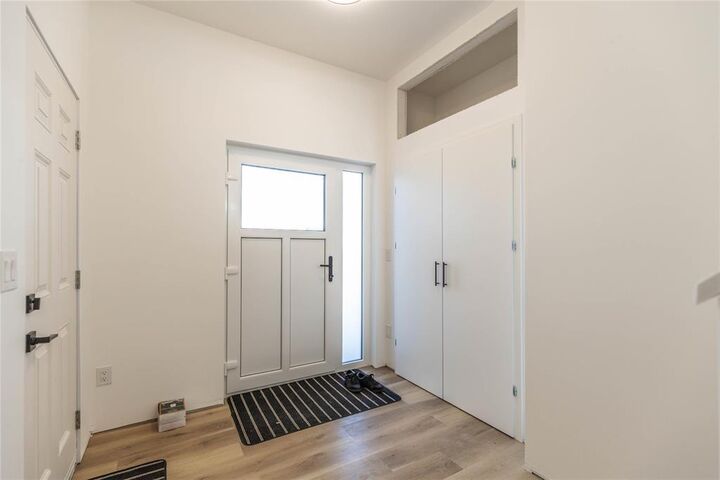 Property Photo: 64 Parkside Crescent MB R5G 2X3