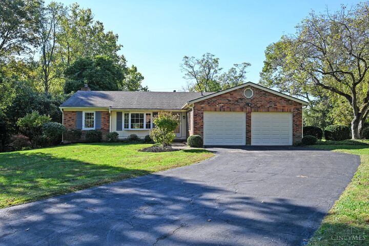 Property Photo: 2708 Caledon Lane OH 45244