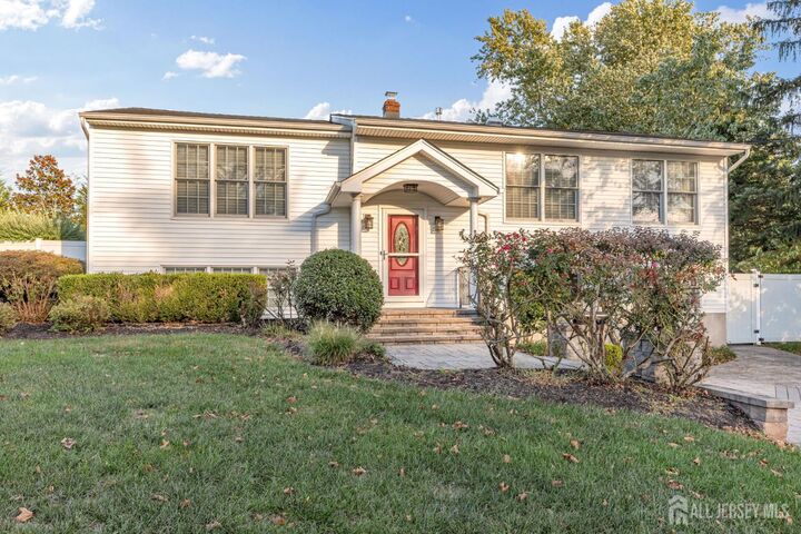 1 Kingsbridge Road  Franklin Twsp NJ 08873 photo