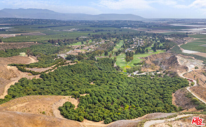 Property Photo: 3947 Clubhouse Dr CA 93066