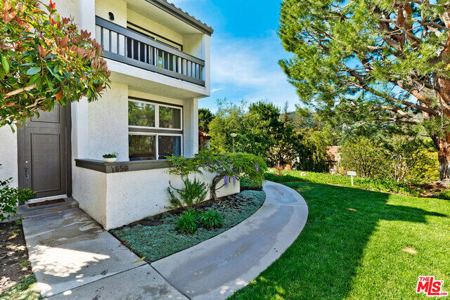 Property Photo:  1650 Palisades Dr  CA 90272 