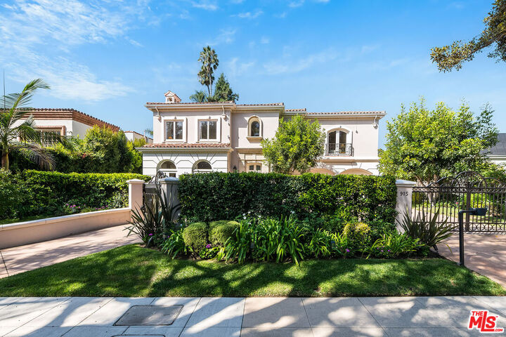 Property Photo: 915 N Rexford Dr CA 90210