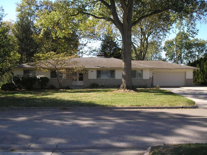4299 Colerain Avenue  Columbus OH 43214 photo