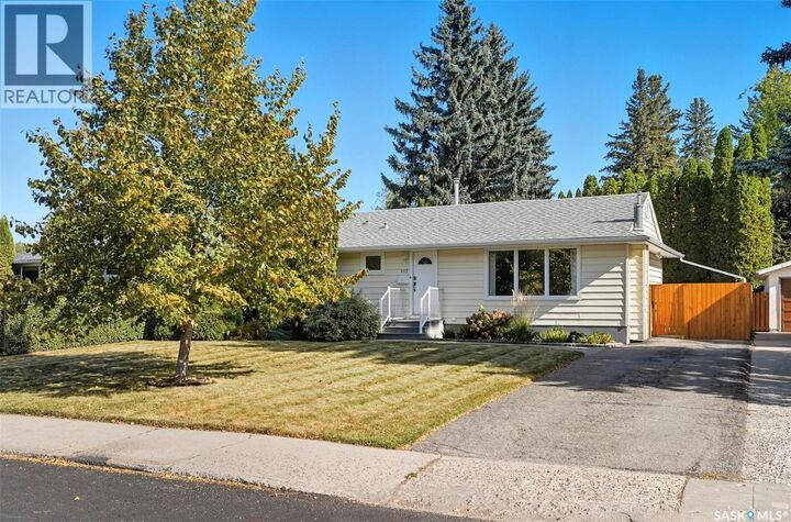 Property Photo: 117 Wilson Crescent SK S7J 2L6