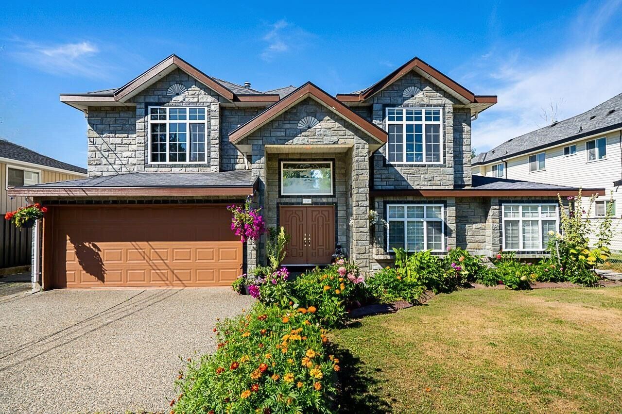 Photo de la propriété:  12967 106A  BC V3T 2E3