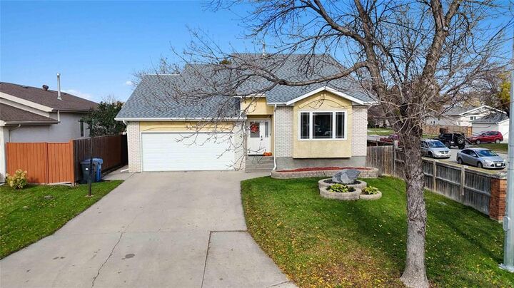 3 Boundary Bay  Winnipeg MB R2P 3R4 photo