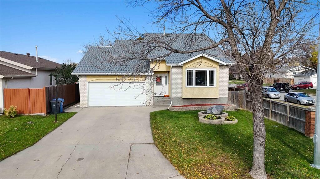 Property Photo: 3 Boundary Bay MB R2P 3R4