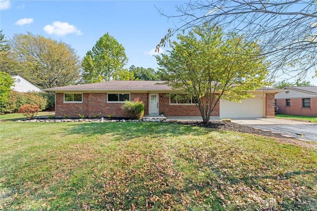 Property Photo: 1010 Renown Road OH 45430