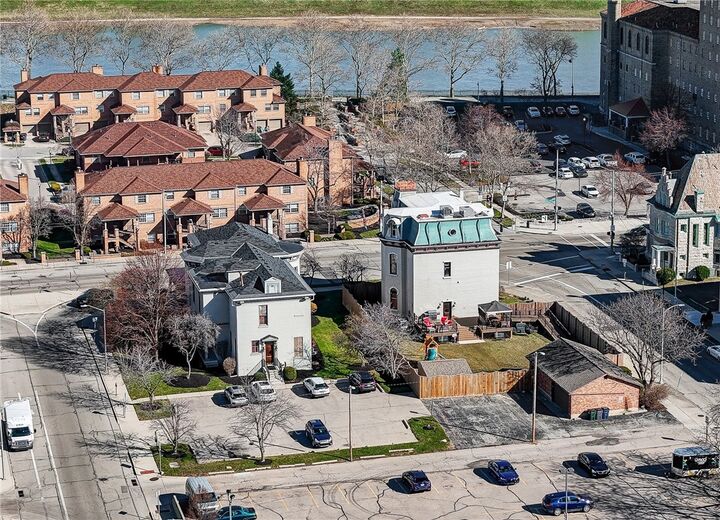 Property Photo: 208 W Monument Avenue OH 45402