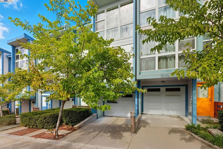 Property Photo:  9455 Macarthur Blvd  CA 94605