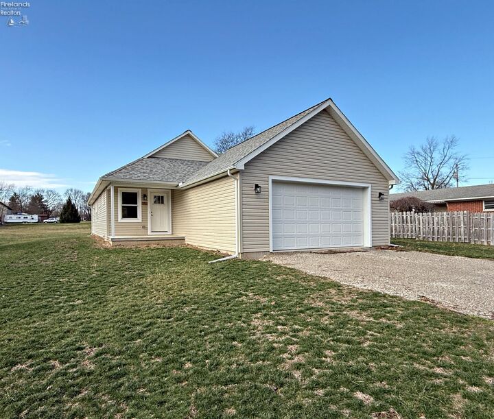 Property Photo:  91 Elwood Street  OH 44883 