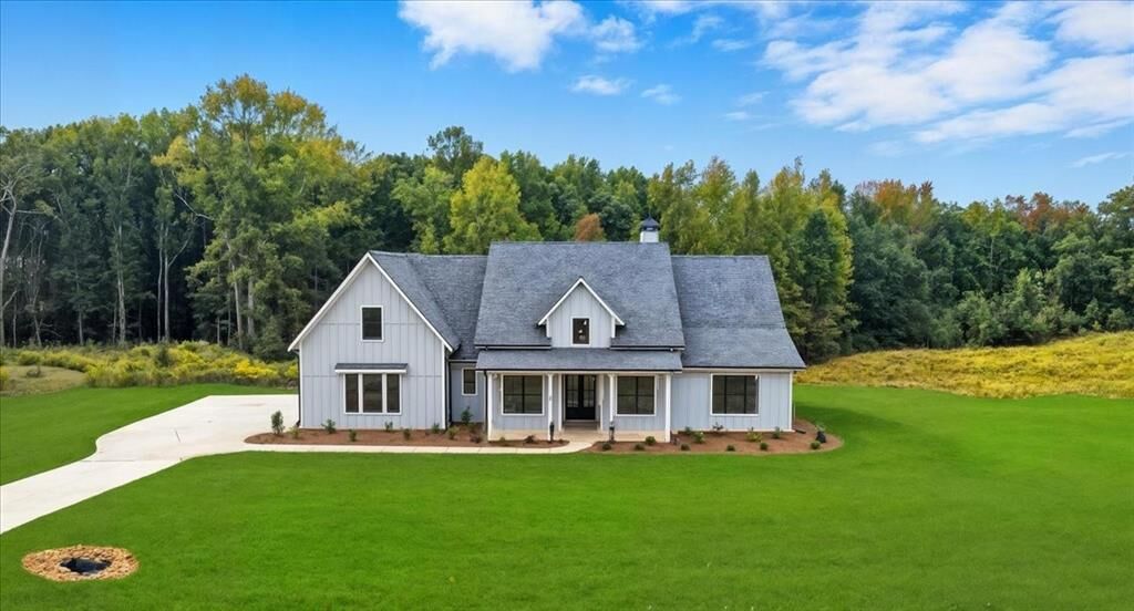 Property Photo: 97 Old Town Road GA 30019